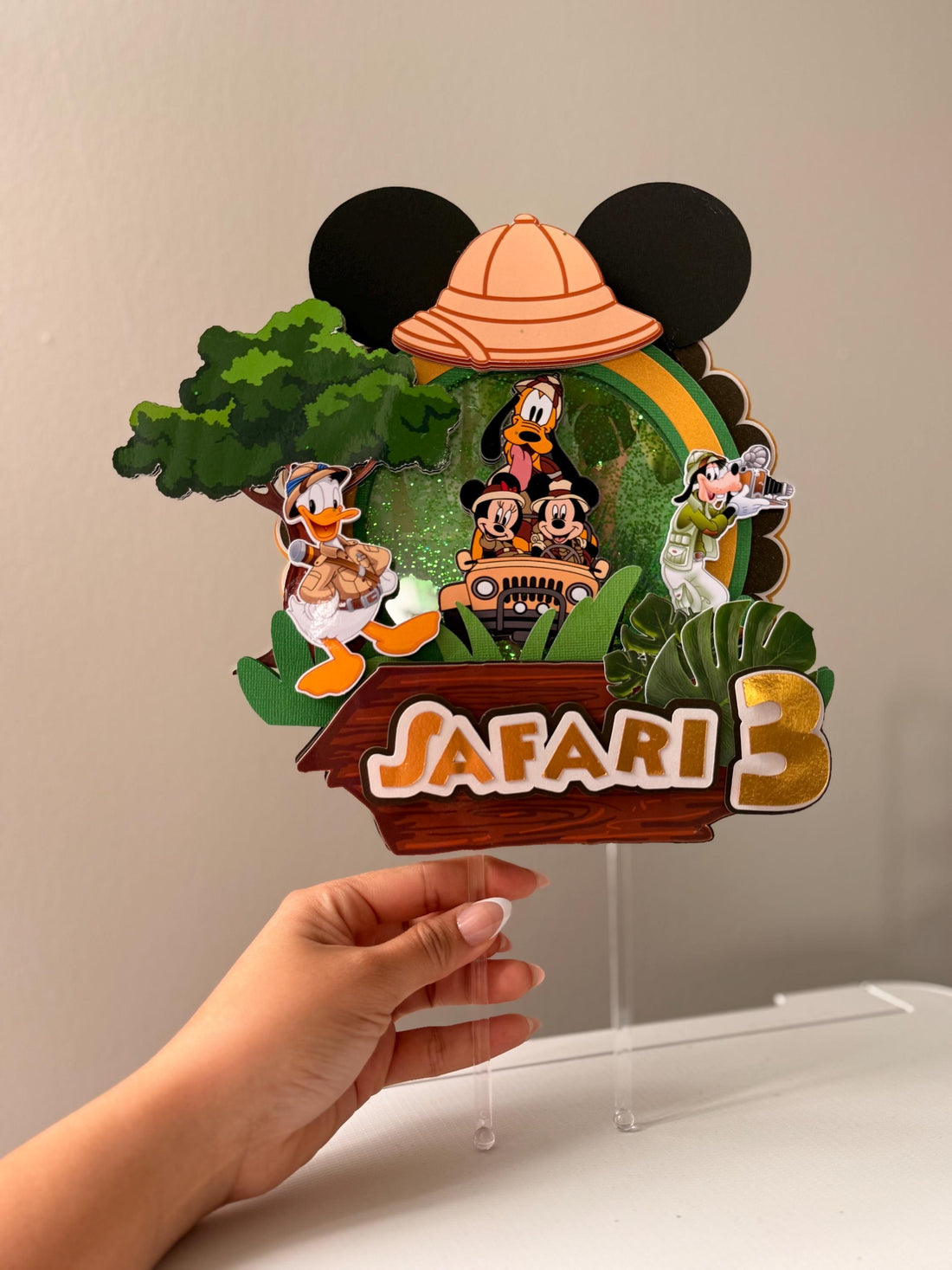 🦁 Safari Mickey &amp; Friends 3D Cake Topper Personalizado 🌿✨